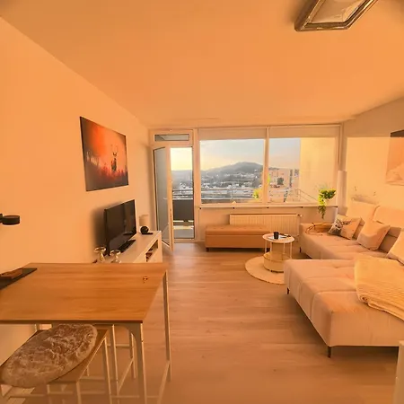 Apartment Ueber Den Daechern Von *